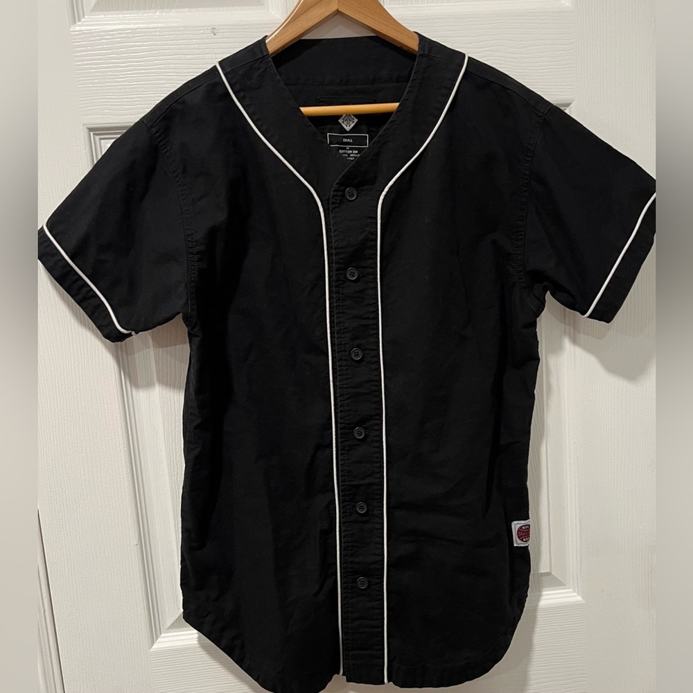 Cotton On Men Small Black Button Up Baseball Style Shirt With White Piping